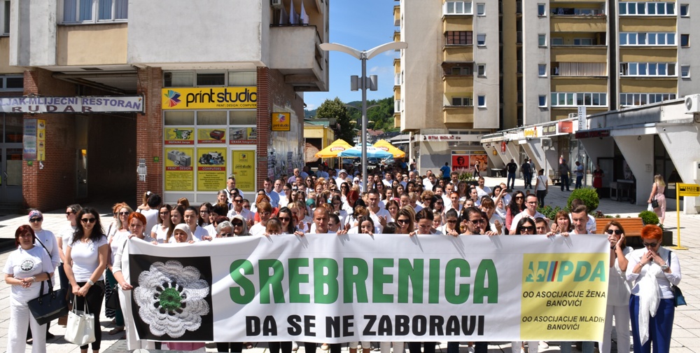 Nekoliko stotina Banovićana odali počast žrtvama genocida u Srebrenici