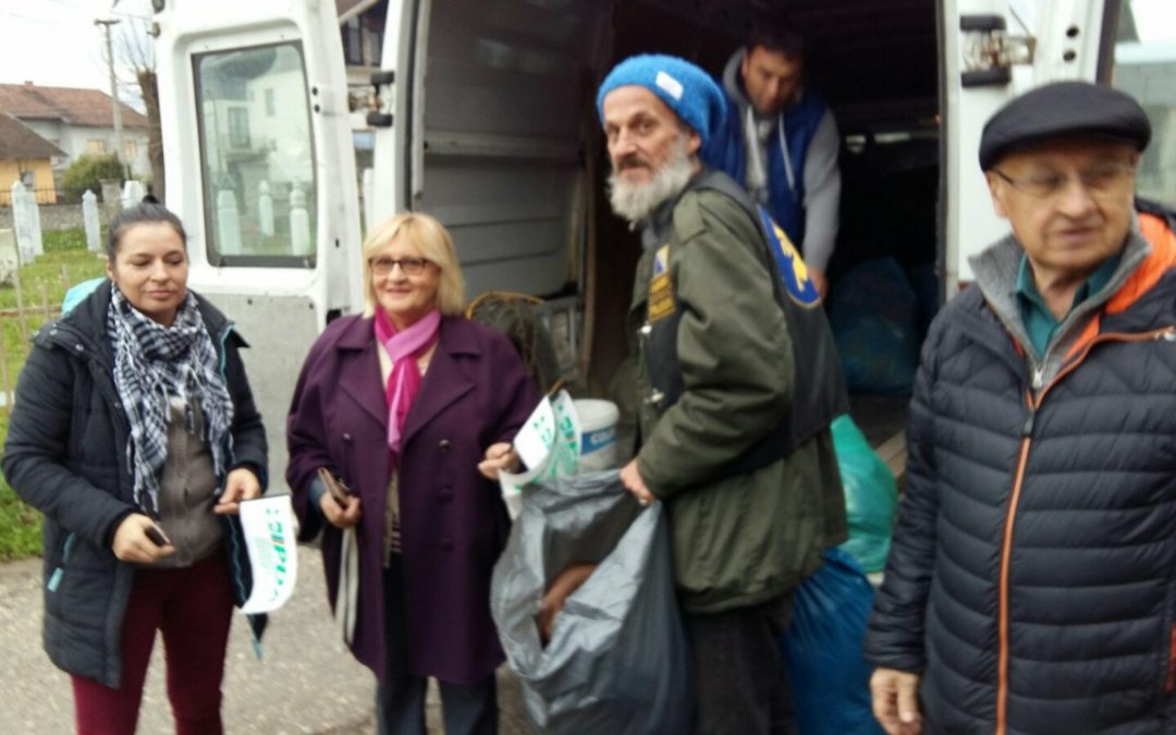 Članovi PDA Bosanske Krajine Prijedor uručili hranu i odjeću migrantima u Bihaću