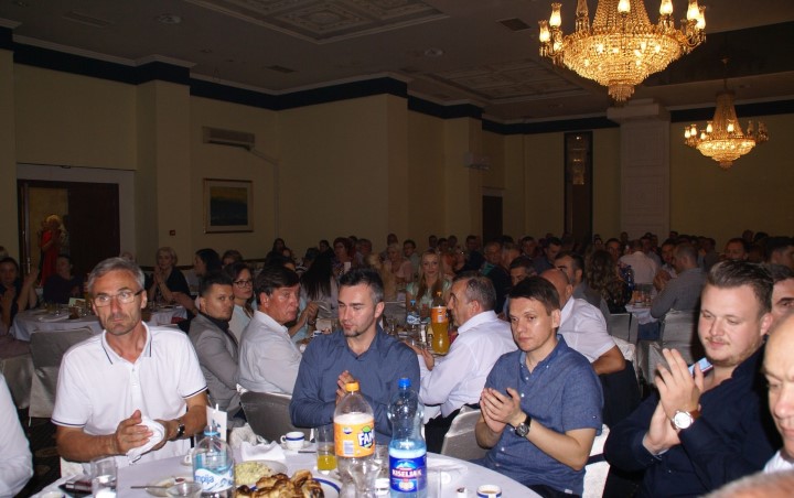 PDA Tuzla upriličio iftar za više od 300 članova, simpatizera i gostiju